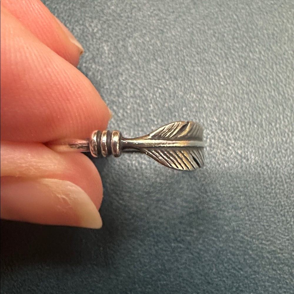 James Avery Delicate Silver Feather Ring Sz 7 - Picture 3 of 5